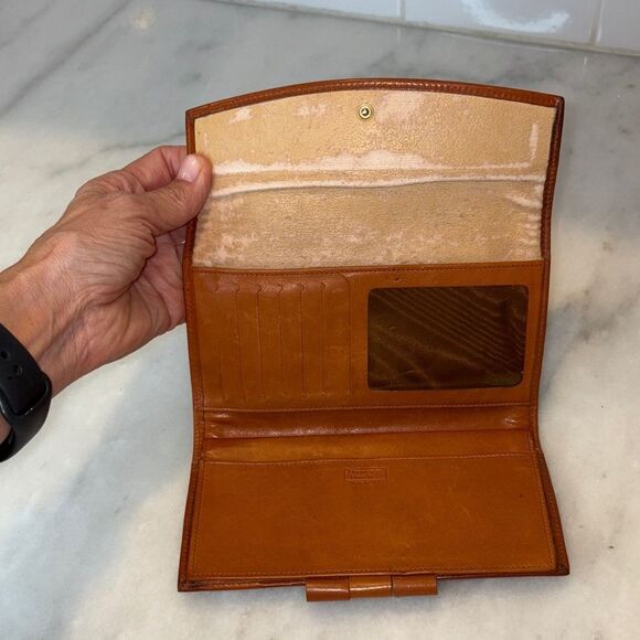 Dooney & Bourke Wallet Vintage Pebbled Leather Bifold Envelope Style Wallet - Picture 9 of 16